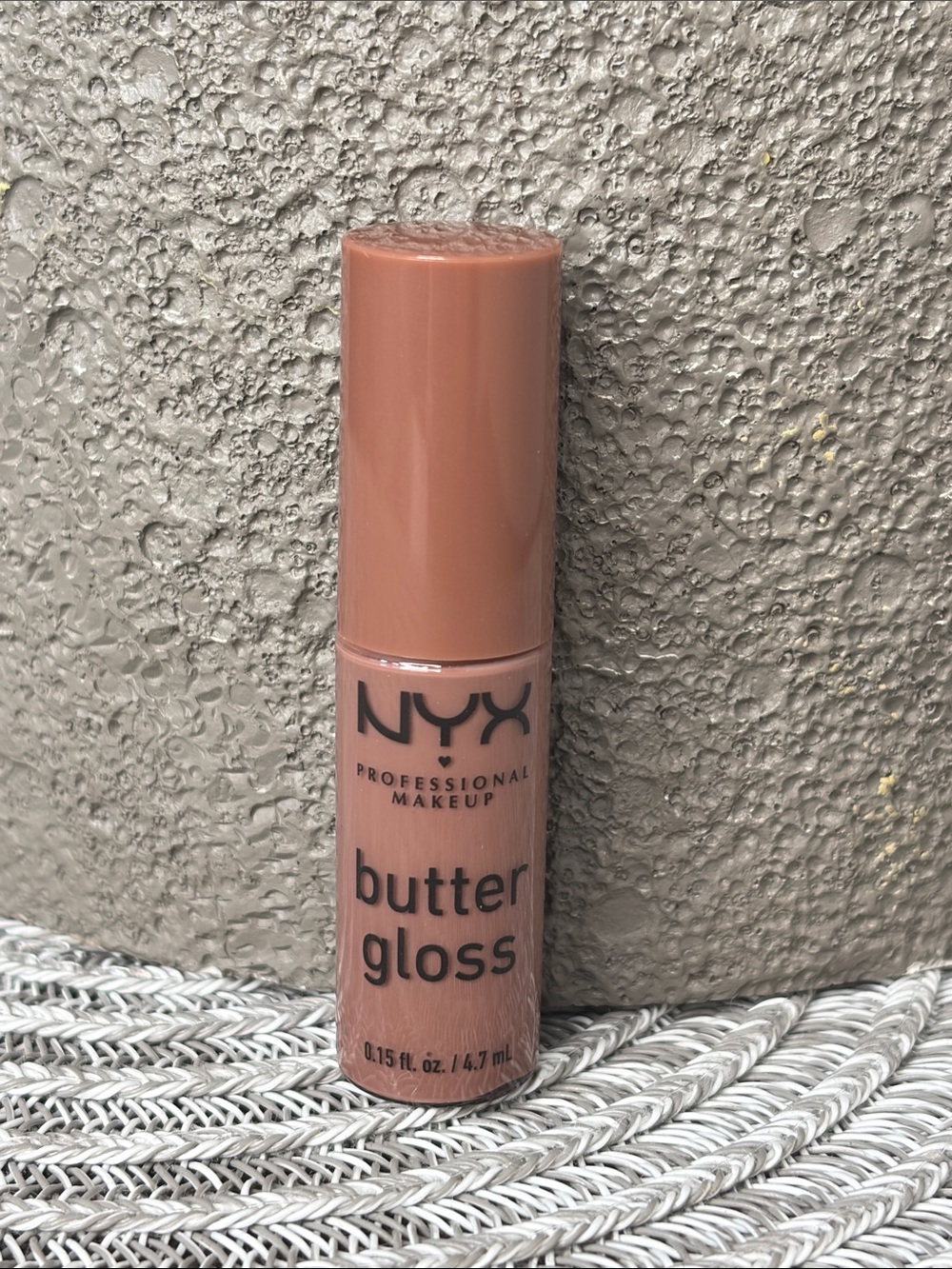 ❤️$2 NYX Butter Gloss Shade Cinnamon Roll .15oz NWT